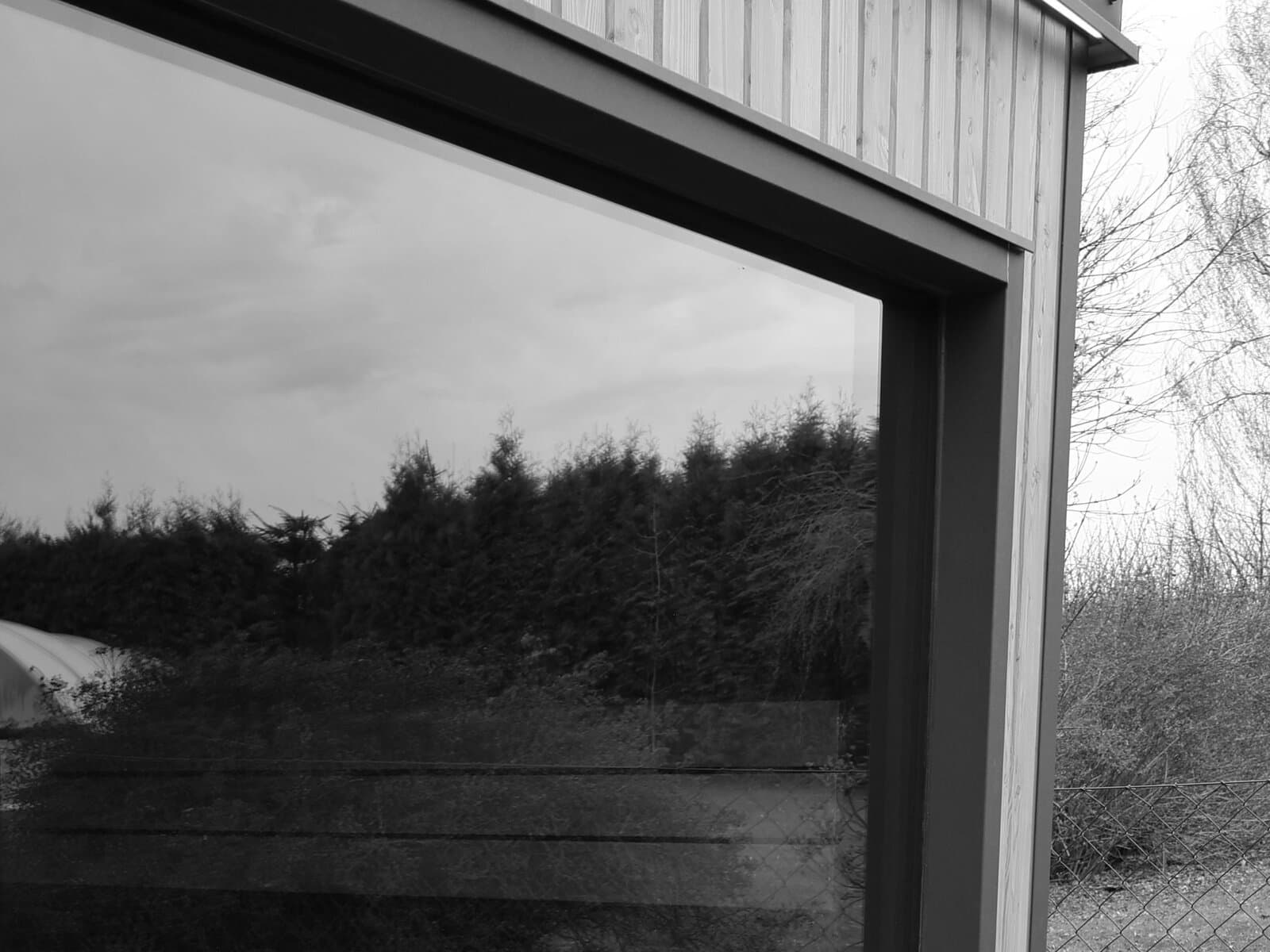 28 mm kaleného dvojskla